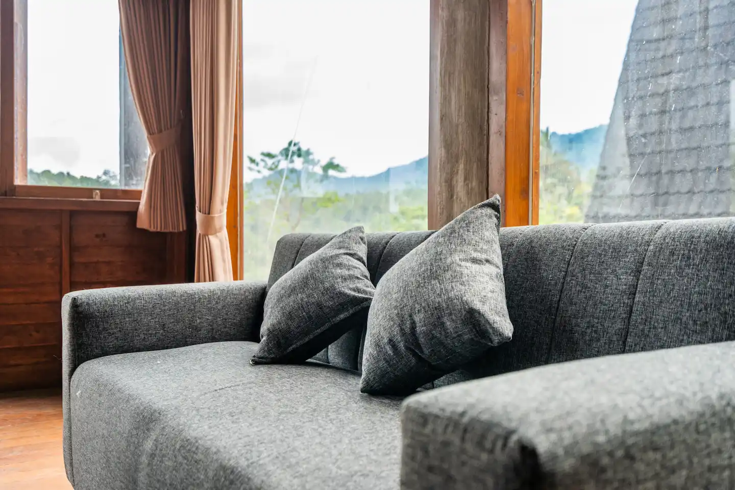 One Bedroom Suite Villa with Floating Bathtub 6